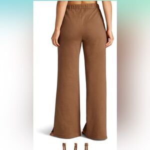 NWT Beyond Yoga Women’s On The Go Wide Leg Flare Sweatpants Toffee Tan Medium
